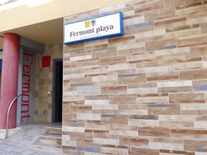 3_n57g8w4mrc_monqar_playa_fachada_entrada (7).jpg